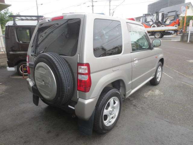 Mitsubishi Pajero Mini 2