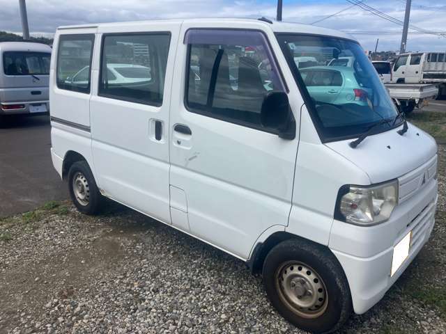 Mitsubishi Minicab Van 2