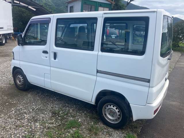 Mitsubishi Minicab Van 6