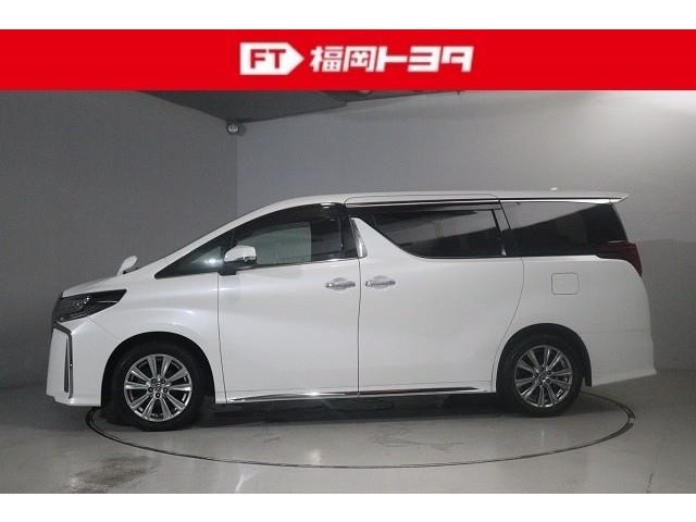 Toyota Alphard 4