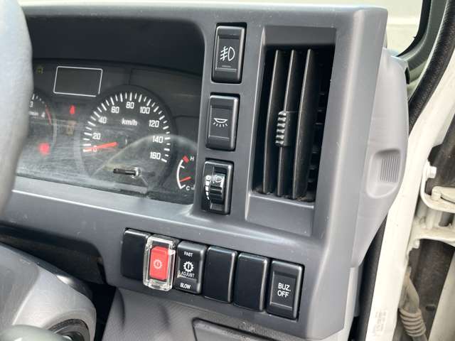 Isuzu Elf 11