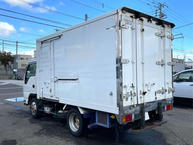 Isuzu Elf 4