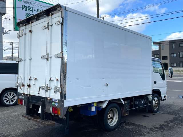 Isuzu Elf 6