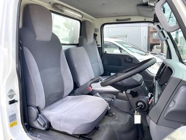 Isuzu Elf 8