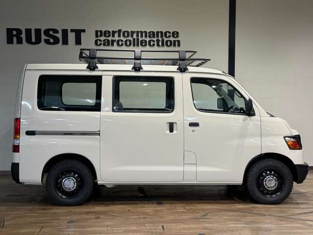 Toyota Light Ace Van 11
