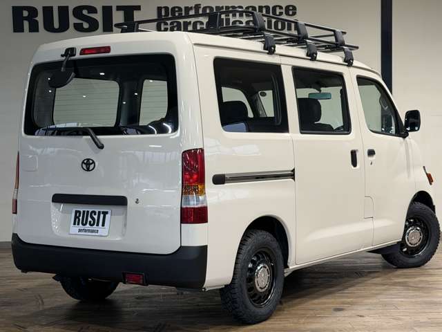 Toyota Light Ace Van 12