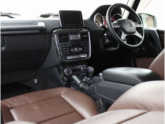 Mercedes-Benz G-Class 8