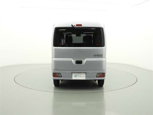 Daihatsu Hijet Cargo 12