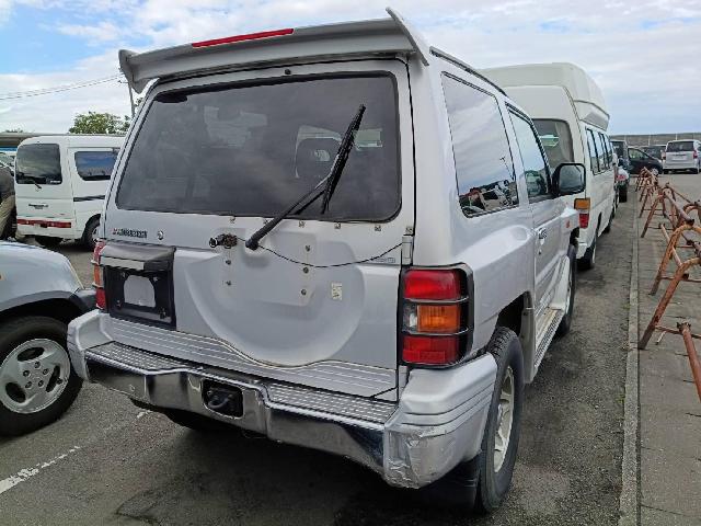 Mitsubishi Pajero 5