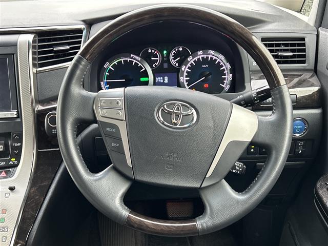 Toyota Alphard Hybrid 4