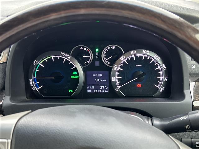 Toyota Alphard Hybrid 10