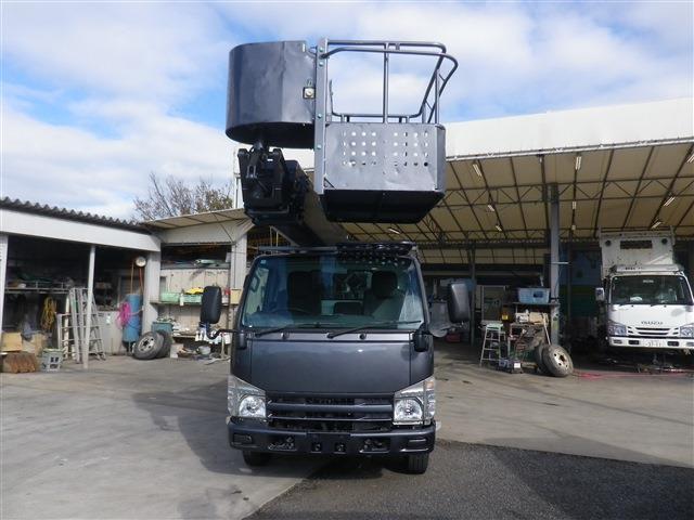 Isuzu Elf 3