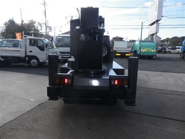 Isuzu Elf 7