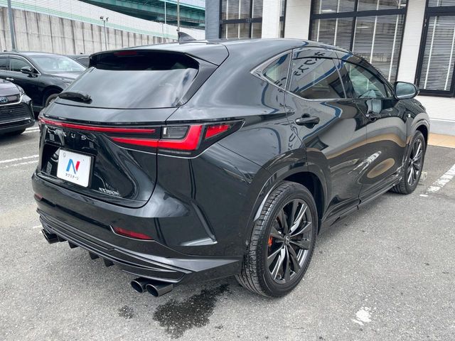 Lexus NX 4