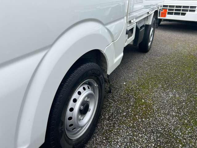 Nissan NT100 Clipper 12