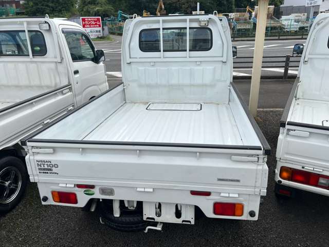 Nissan NT100 Clipper 5
