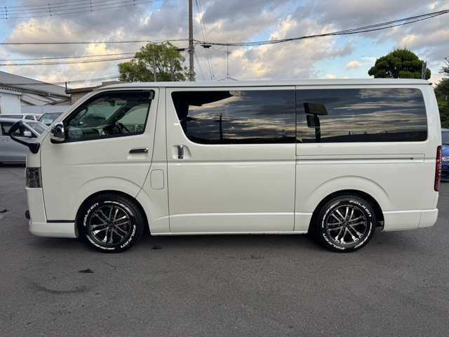 Toyota Regius Ace 8