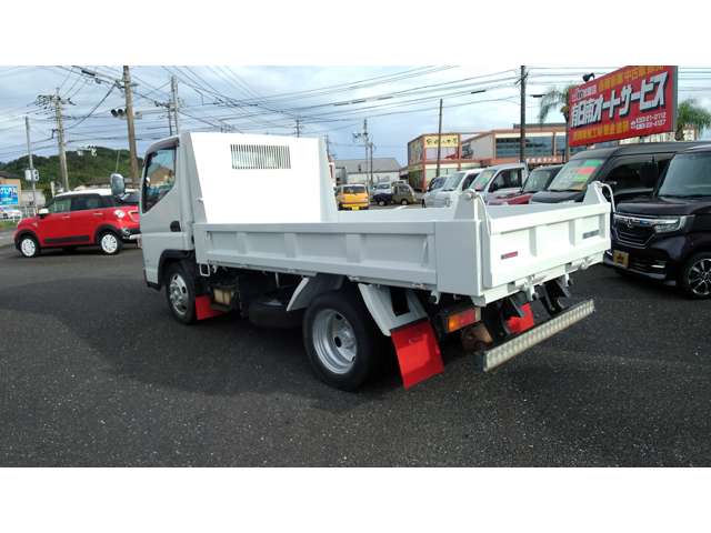 Mitsubishi Fuso Canter 4