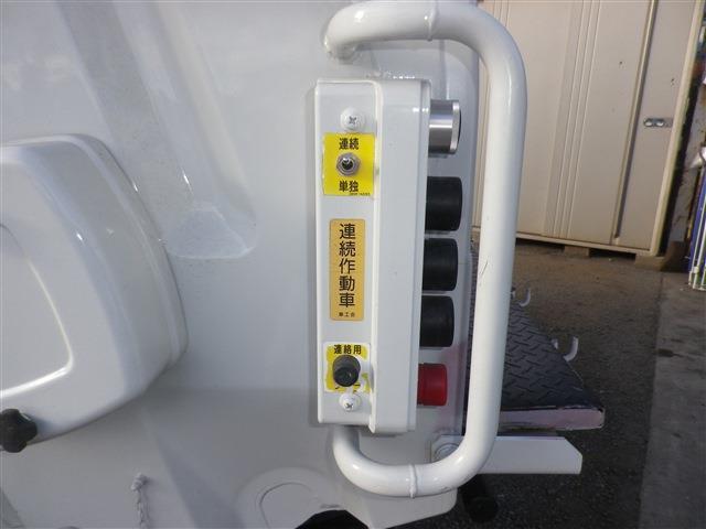 Isuzu Elf 12