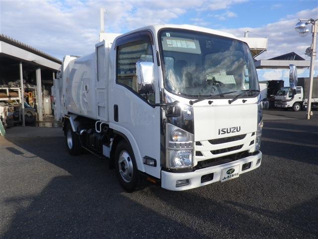 Isuzu Elf 3