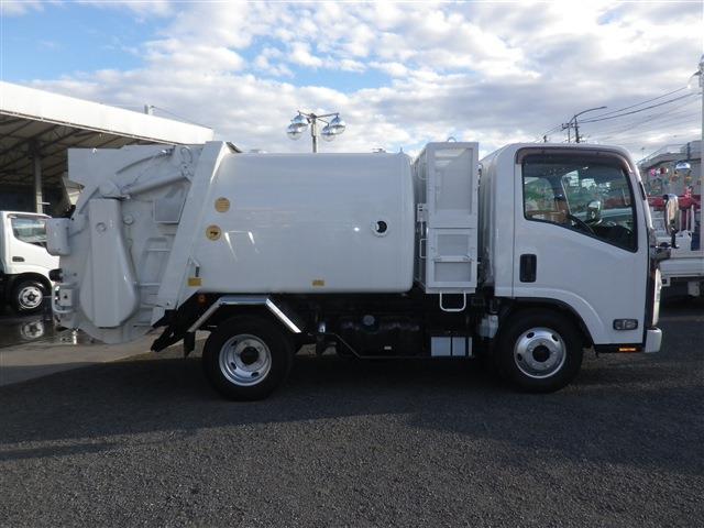 Isuzu Elf 4