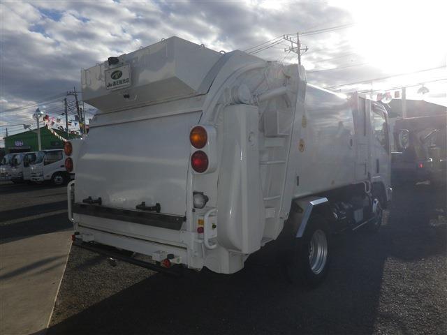 Isuzu Elf 5