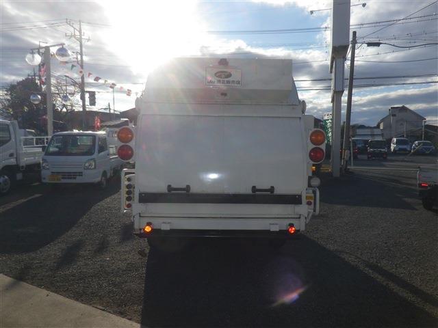 Isuzu Elf 6