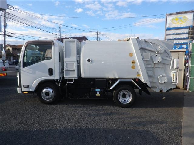 Isuzu Elf 8