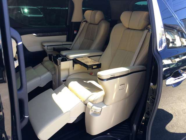 Toyota Alphard 11