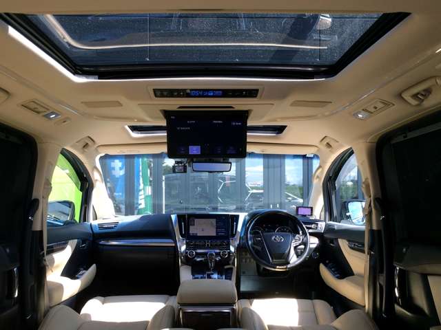Toyota Alphard 2