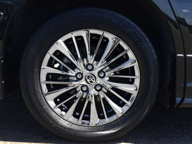 Toyota Alphard 4