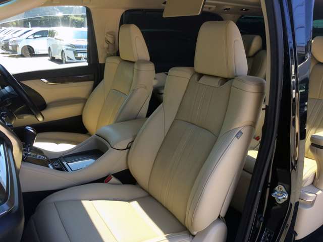 Toyota Alphard 8