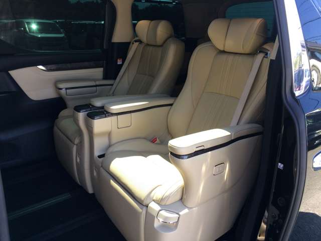 Toyota Alphard 10