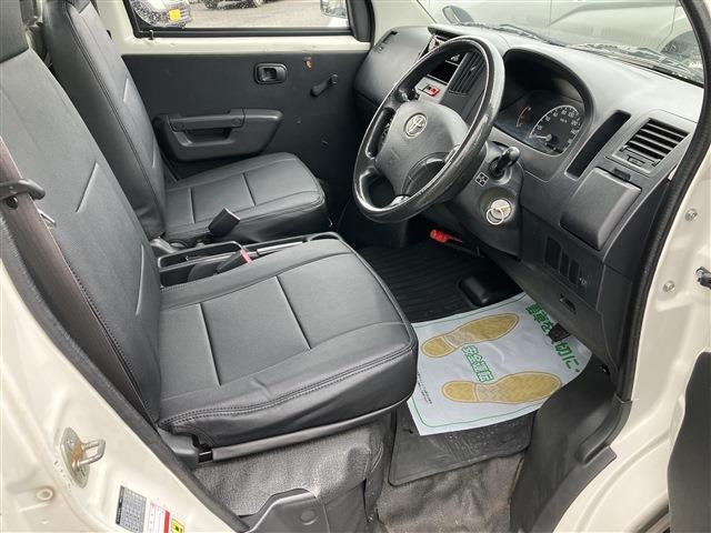 Toyota Light Ace Truck 5