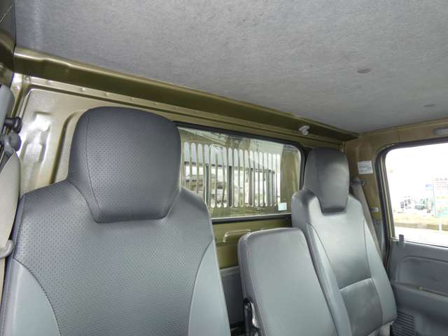 Isuzu Elf 13