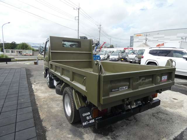 Isuzu Elf 8
