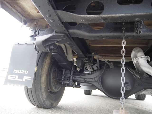 Isuzu Elf 12