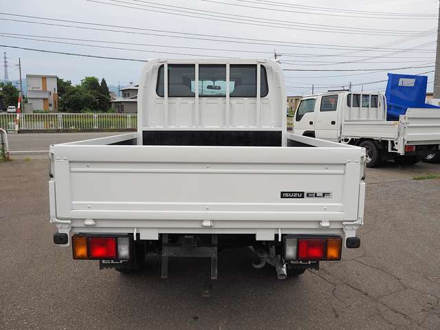 Isuzu Elf 7
