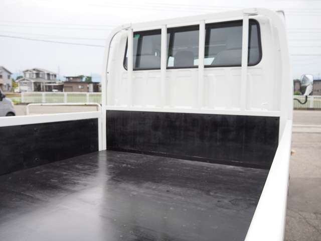 Isuzu Elf 9