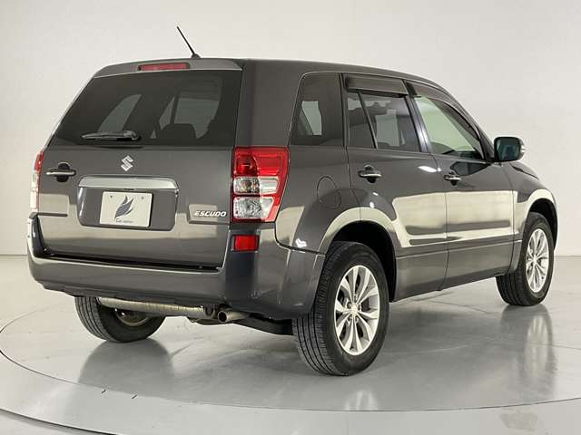 Suzuki Escudo 10