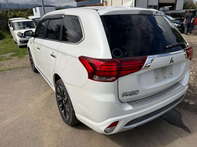 Mitsubishi Outlander PHEV 8