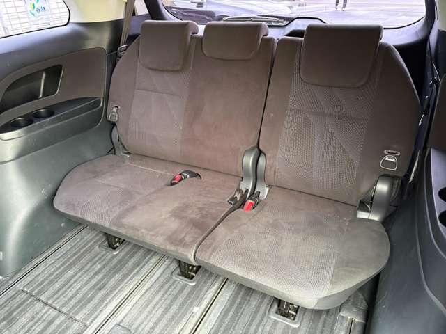 Toyota Estima 12