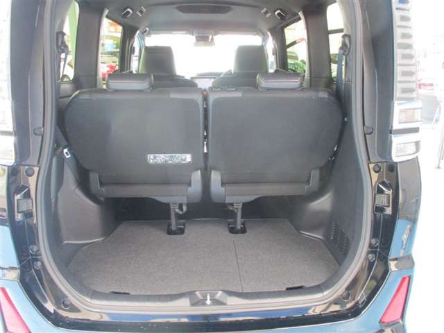 Toyota Voxy 9