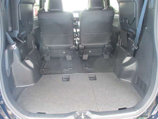Toyota Voxy 10