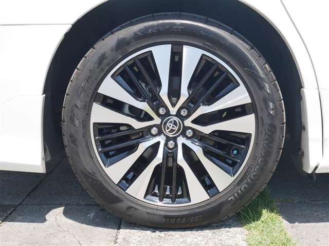 Toyota Alphard 6