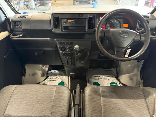 Daihatsu Hijet Cargo 2
