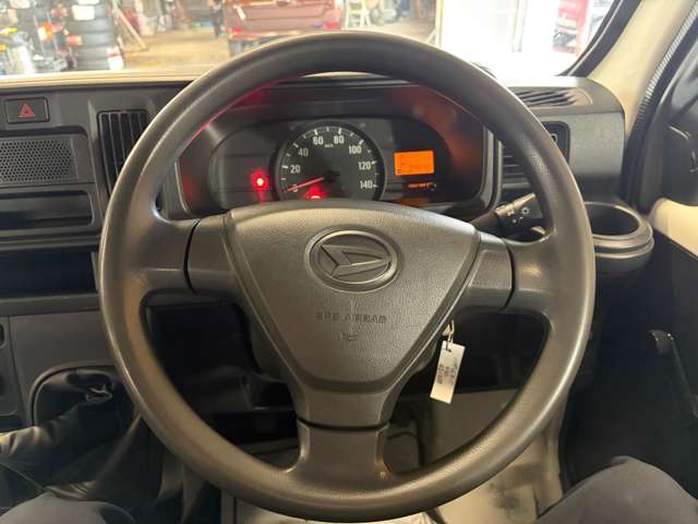 Daihatsu Hijet Cargo 9