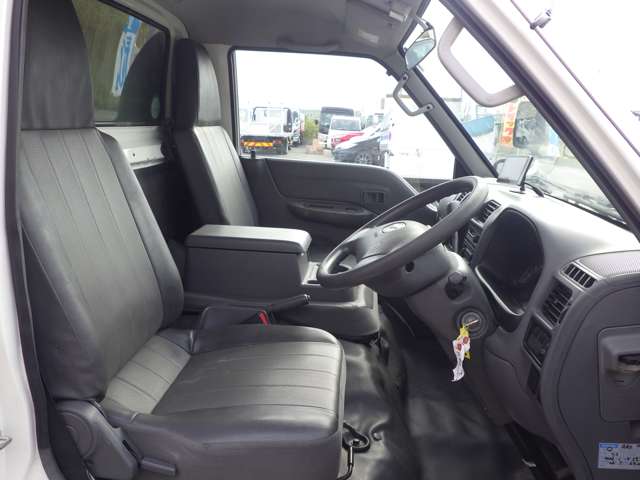 Mazda Bongo Truck 10