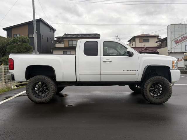 Chevrolet Silverado 5