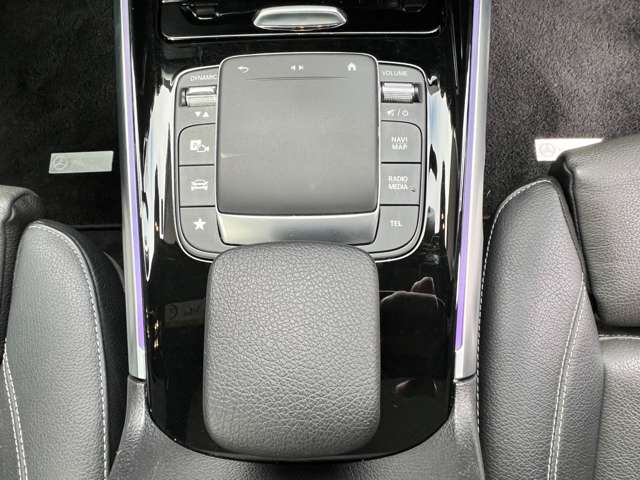 Mercedes-Benz GLB 12